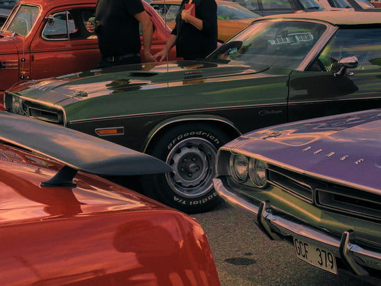 Old americana cars in different colors.